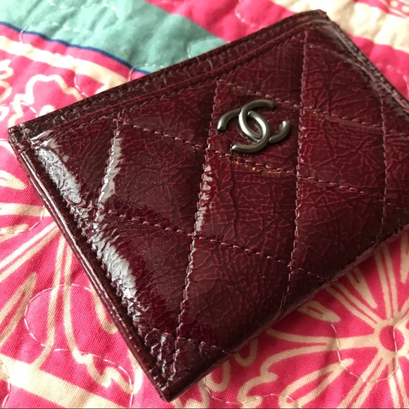 CHANEL - Dark Burgundy Leather Credit Card Holder - Picture 6 of 8